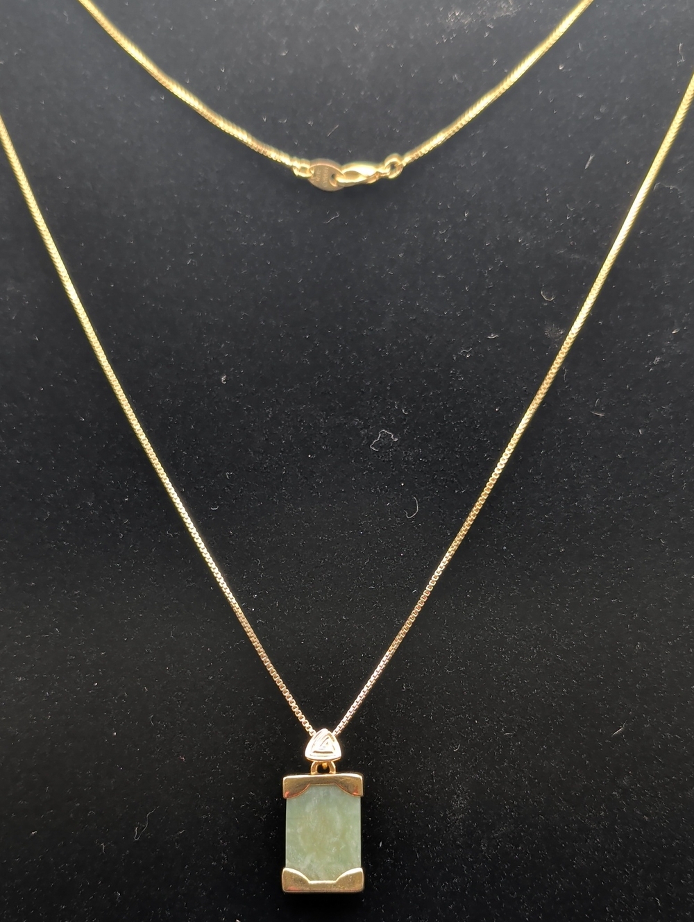 Avon 14 K Gold Plated Genuine Green Jade Pendant Necklace - Picture 4 of 6